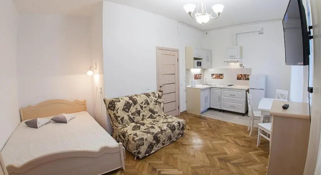 Apartment on Doroshenka 12