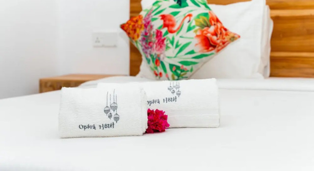 Номер Comfort Opera Hotel