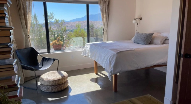 Verdin's Nest - Romantic Retreat W/ Hot Tub Under The Stars! 1 Bedroom Home by RedAwning, Réserver Maison de vacances Morongo Valley Californie