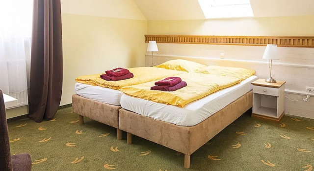 Gästehaus Alte Bäckerei, Book Hotel Fahner Höhe 