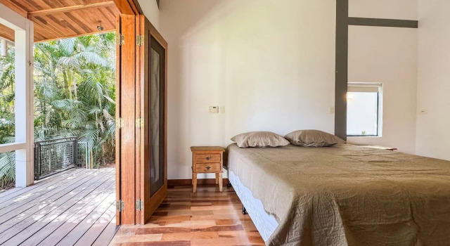 Casa térrea com piscina e cozinha de cinema | Granja Viana