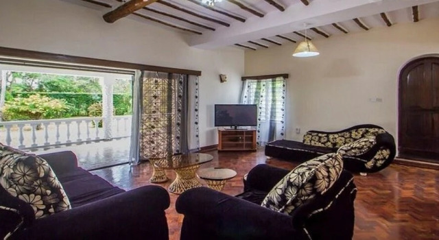 Olive House, Book Vacation Home Hotels in Coast Region with Parking, Parking