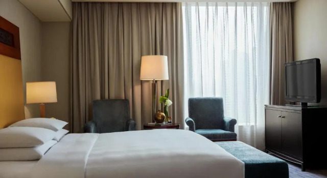 Двухместный номер Business Renaissance Wuhan Hotel