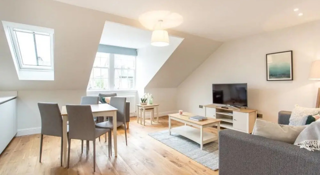 Quiet City Centre Spacious Apartment, Забронировать Апартаменты/квартира Эдинбург Midlothian, рядом с Национальный музей Шотландии