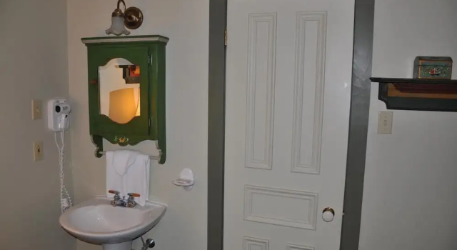 Двухместный номер Economy Auberge Lakeview Inn