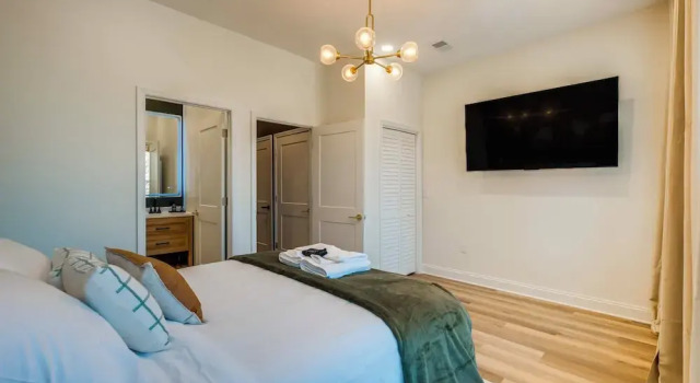 1 Mi to Dtwn: Hot Tub Haven in Richmond!, Reserva ahora Apartamento Richmond 