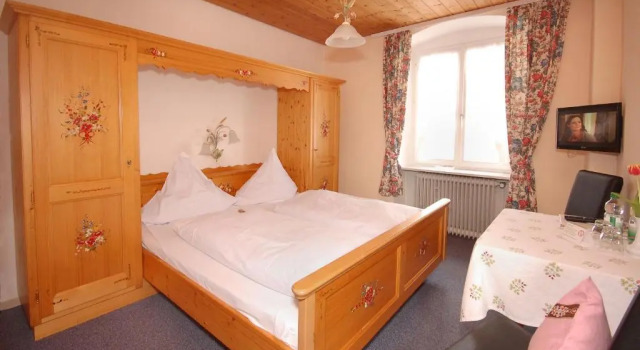 Трёхместный номер Standard Hotel Hirschen