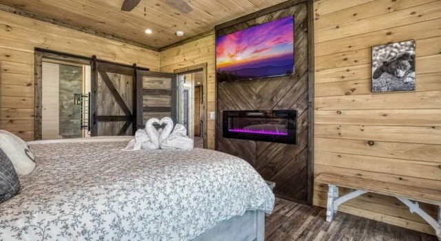 Luxury Sevierville Cabin w/ Private Hot Tub!, Забронировать Дом для отпуска Пиджен-Фордж Great Smoky Mountains National Park