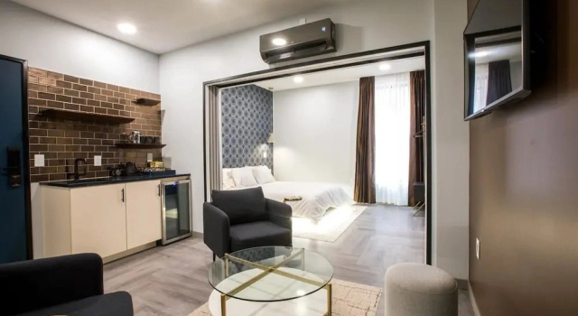 Двухместный люкс с красивым видом из окна The Vault Hotel