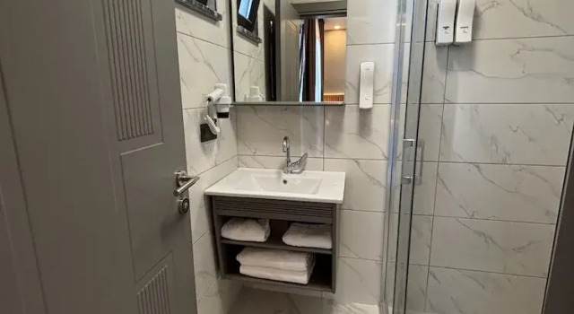Номер Standard Airport Corner Hotel