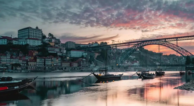 Апартаменты Spacious 4-Bedroom Apartment in Porto