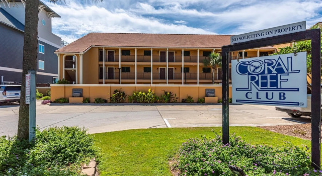 Coral Reef Club 35, Destin, Varaa Hotelli Hotellit Emerald Coast uima-altaalla, Uima-allas
