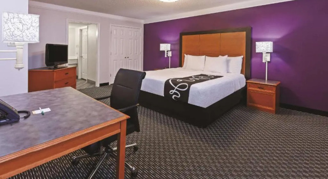 Люкс La Quinta Inn by Wyndham and Conference Center San Angelo
