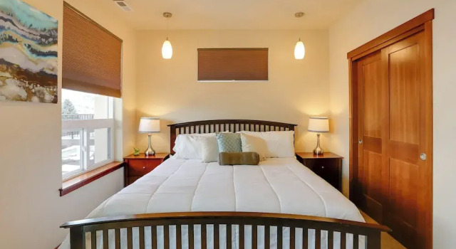 Alluring Manson Lakeside Condo w/ Shared Pool!, Boek Appartement Manson Lake Chelan