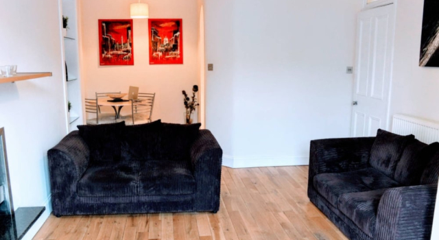 1 Bedroom Apartment in Leafy Morningside, Prenota Appartamento Edimburgo 
