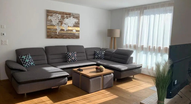 Апартаменты Luxus Neubau 5 min zu Talstation & Caumasee