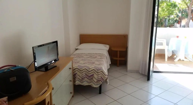 Трёхместный номер Standard с балконом Hotel Marebello
