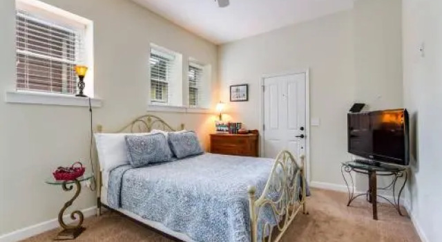 JBH 115 W 2nd Apt #1, Rezerwuj Hotel Jacksonville Floryda, w pobliżu Springfield Park