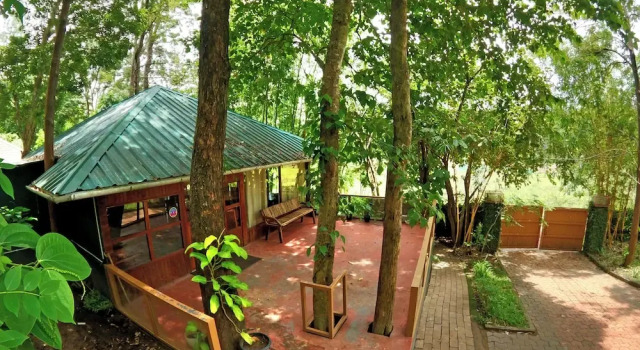 Thennal Jungle Camp Pvt Ltd, Rezerwuj Hotel  