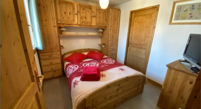 Les Granges 15, Prenota Appartamento Hotel a Rodano-Alpi con parcheggio, Parcheggio