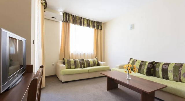 Апартаменты One Bedroom Family Apartment with Balcony