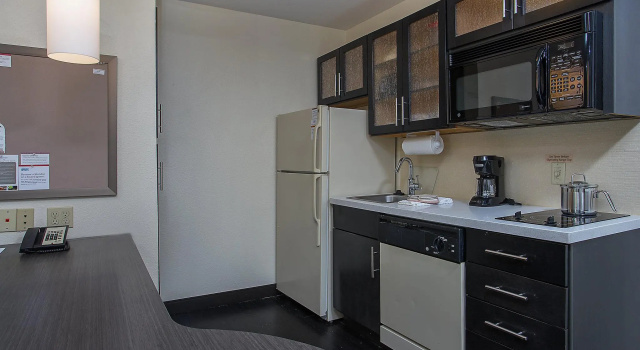 Двухместный люкс c 1 комнатой Candlewood Suites Louisville Airport by IHG