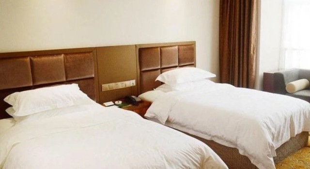 Guangyuanwanyuan Hotel, Book Hotel Hoteller i Lizhou med parkering, Parkering