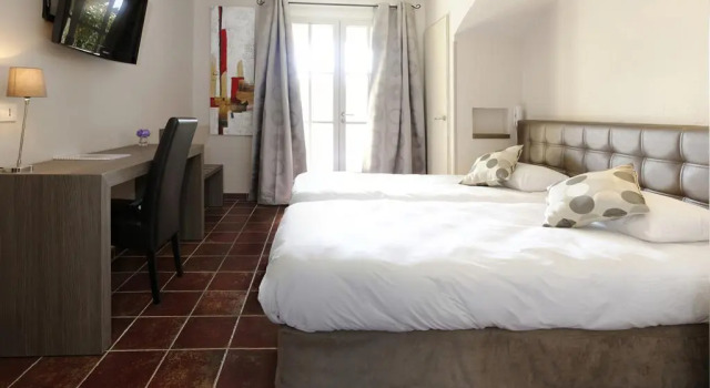 Logis Hotel La Bergerie Hôtel 3 étoiles Restaurant savoureux, Buchen Sie Hotel Saint-Pierre-Lafeuille Lot