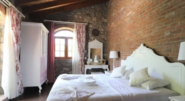 Villa BLN1 by JoyLettings