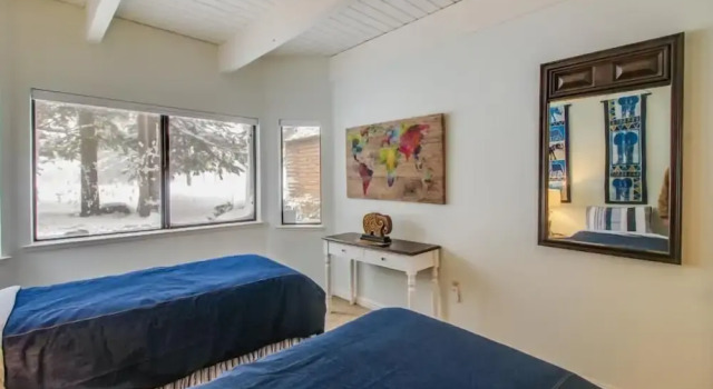 Mv22: Waterfront Condo in Tahoe Keys . 3 Bedrooms 010630, Забронировать Отель Отели Саут-Лейк-Тахо 3 звезды, 3*