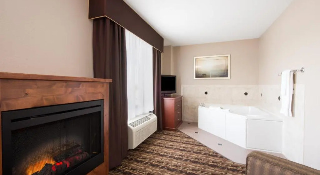 Люкс c 1 комнатой Holiday Inn Express & Suites Douglas by IHG