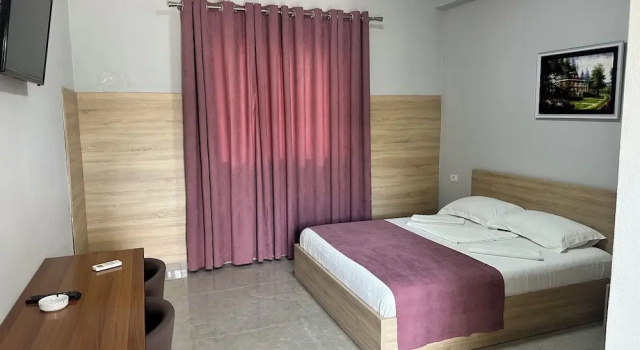 Трёхместный номер Standard с балконом и с видом на сад Sweet Hotel