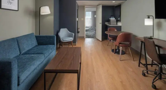 Suite Four Points by Sheraton Suites Tampa Airport Westshore