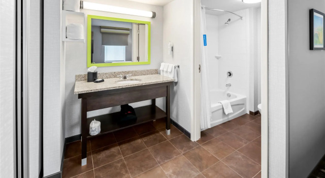 Номер Standard Hampton Inn and Suites Camp Springs