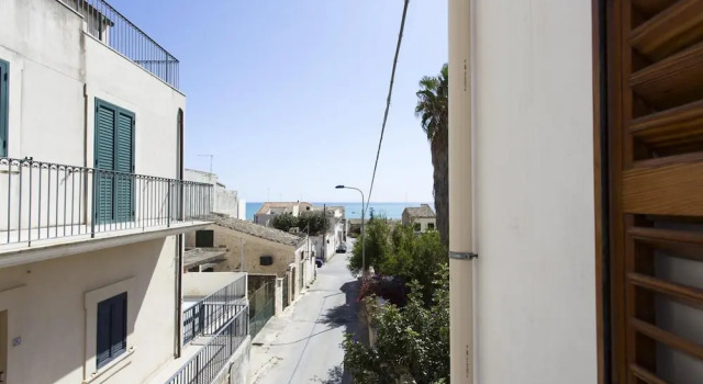 House With 2 Bedrooms in Donnalucata, With Furnished Terrace and Wifi Near the Beach, Забронировать Отель Отели Донналуката с парковкой, Парковка