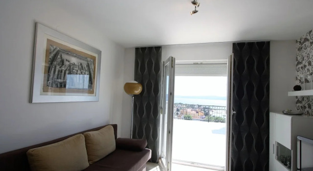 Beautiful Modern Apartment For Up To 5 Persons With Stunning Sea View