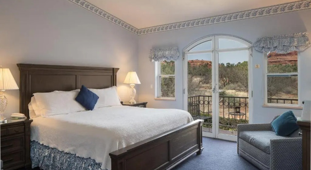 Canyon Villa Bed & Breakfast Inn of Sedona, Забронировать Вилла Вилладж оф Оук Крик США, рядом с Загородный клуб Ок-Крик