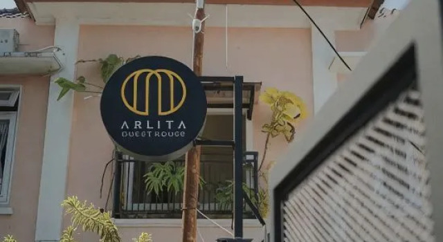 Arlita Guesthouse, Rezervovat Hotel Cianjur West Java
