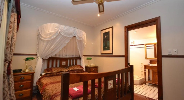 The White House Heritage Guesthouse, Prenota Hotel Nowra Shoalhaven