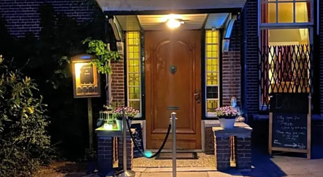 DeVilla, Book Hotel 4-stjernede hoteller i Frisland, 4*