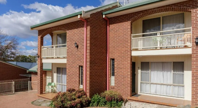 Коттедж c 1 комнатой Roseville Motel and Apartments
