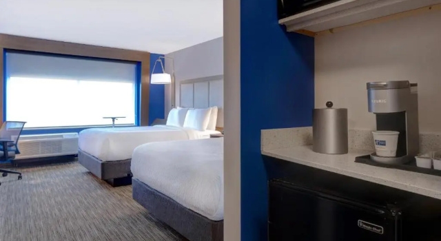Четырёхместный номер Standard Holiday Inn Express & Suites - Ann Arbor - University South by IHG
