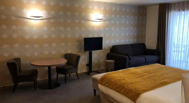 Полулюкс с видом на улицу Hôtel LAdresse