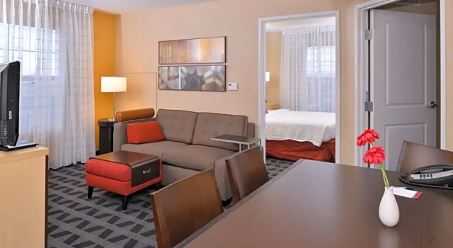 Четырёхместный люкс с 2 комнатами TownePlace Suites by Marriott Las Vegas Henderson