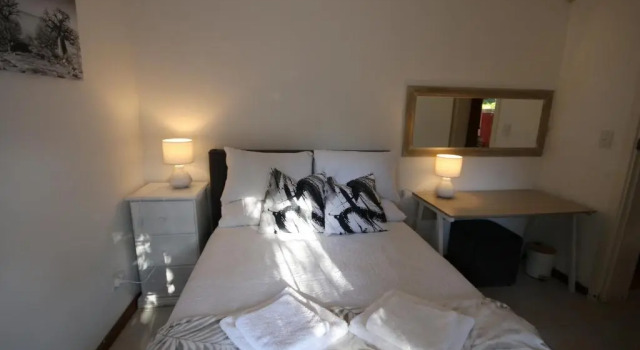 17 Hawkes Head Self Catering, Забронировать Отель Отели Ист-Лондона с парковкой, Парковка