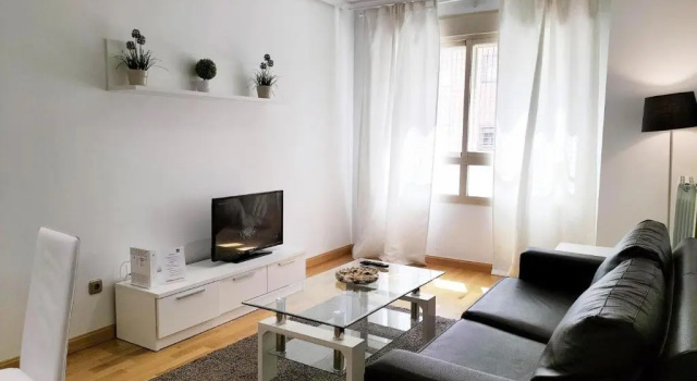 Roomspace Las Tablas - Grañón, Varaa Hotelli Hotellit Madridin maakunta pysäköinnillä, Pysäköinti