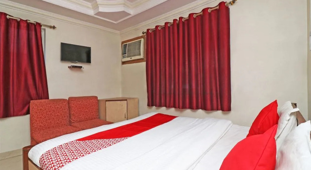 OYO 29941 Hotel Hukum Palace, Забронировать Отель Отели Нью-Дели с завтраком, Завтраки