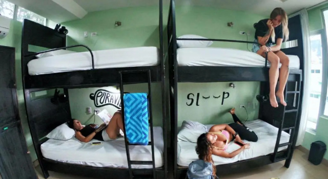 Кровать в общем номере Room2Board Hostel and Surf School