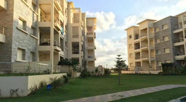 Appartement pour les familles uniquement, Забронировать Апартаменты/квартира Отели Схират с парковкой, Парковка