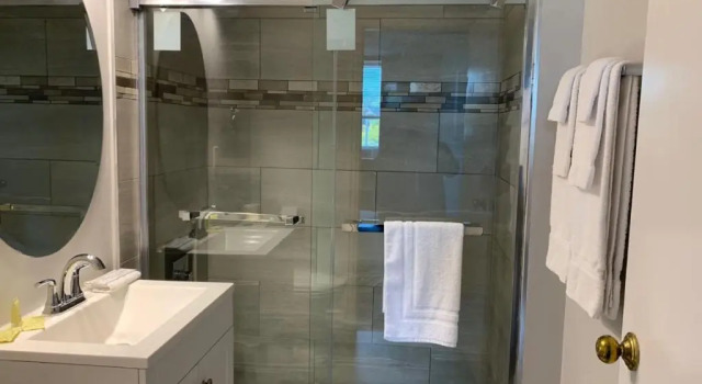Двухместный номер Standard Royal Inn and Suites at Guelph